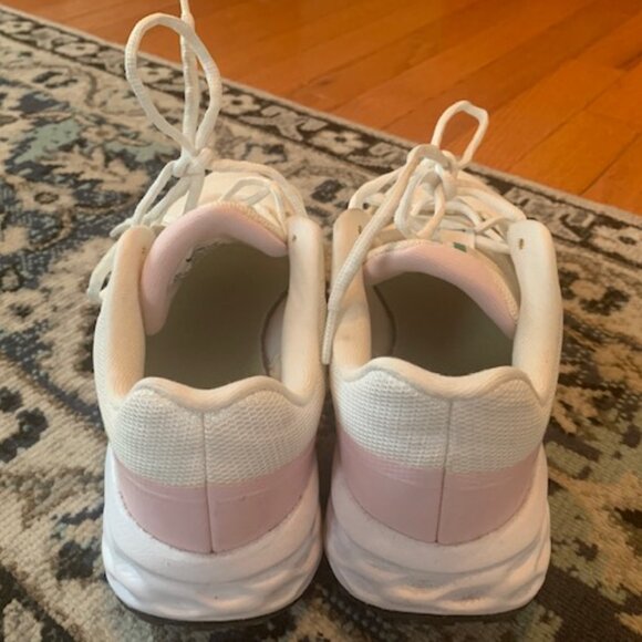 Nike Big Kid Revolution 6 Sustainable Running Shoes in White/Pink/Green - Picture 4 of 5